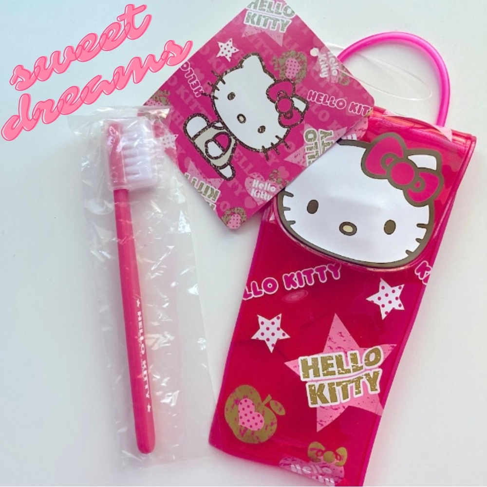 Sanrio | Hello Kitty Mini Toothbrush and Pouch “Sweet Dreams” Item